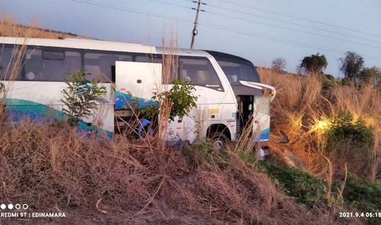 MT: Acidente entre caminhão e ônibus deixa três feridos na BR-158, em Ribeirão Cascalheira