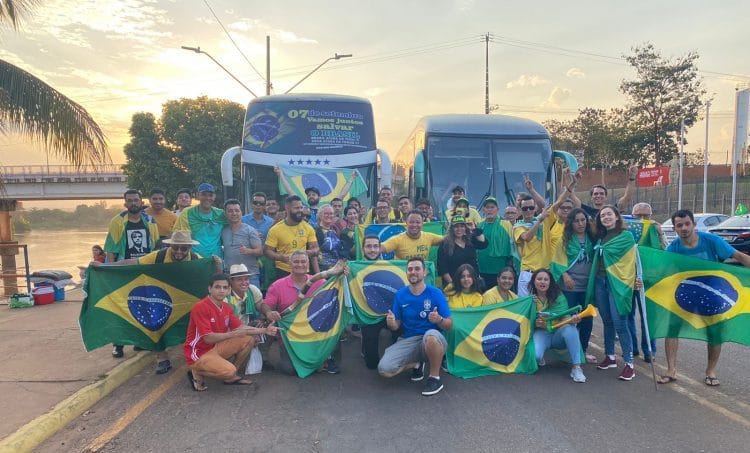 MT: Rondonópolis leva mais de dez ônibus para a manifestação do 7 de setembro em Brasília