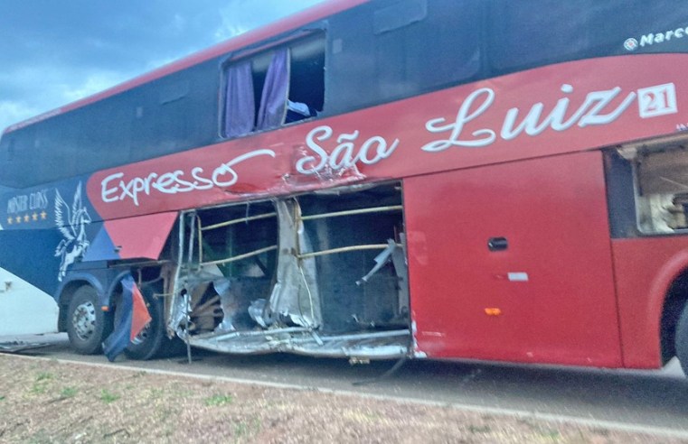 MT: Acidente entre carreta e ônibus da Expresso São Luiz deixa 8 feridos na BR-163