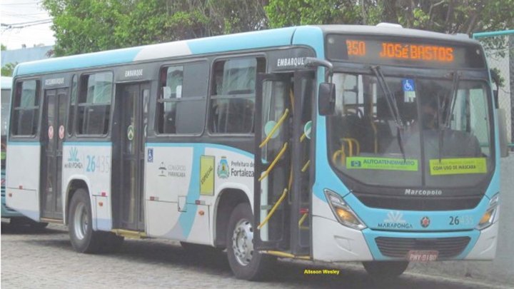 Tentativa de assalto em ônibus deixa passageiro baleado em Fortaleza