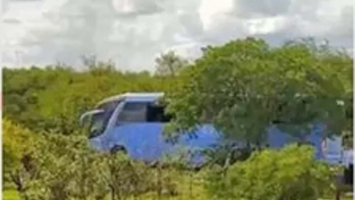 CE: Ônibus da Expresso Guanabara sai da pista na BR-222