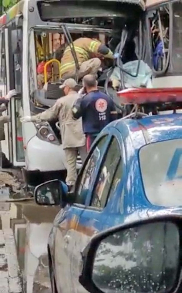 Vídeo: Acidente com dois ônibus chama a atenção entre Muzema e Rio das Pedras - revistadoonibus