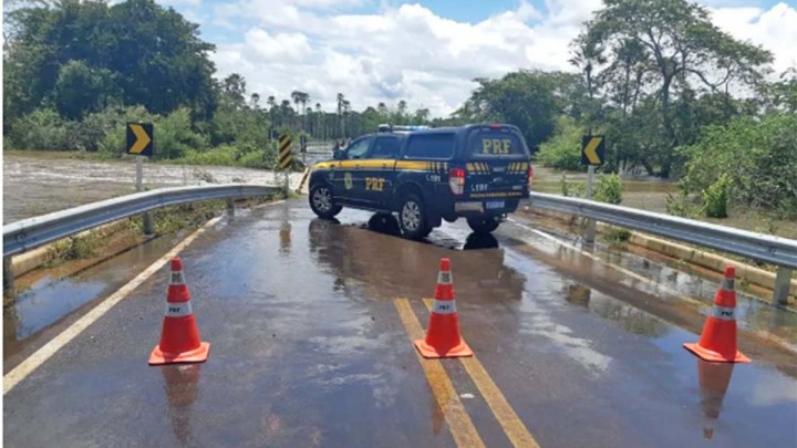 Estradas: BR-222 segue interditada em Piripiri