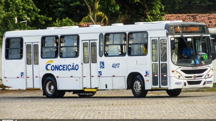 Natal: Bandidos tentam incendiar ônibus na garagem da Conceição