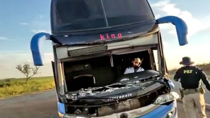 Vídeo: Ônibus da Real Expresso é apreendido na BR-050