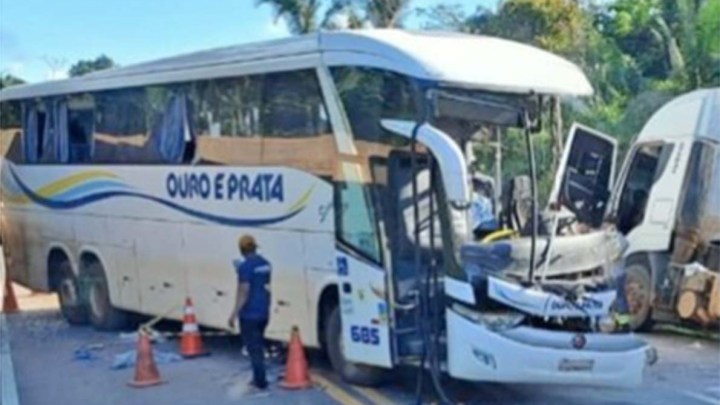 Vídeo: Acidente com ônibus deixa mortos e feridos na BR-163