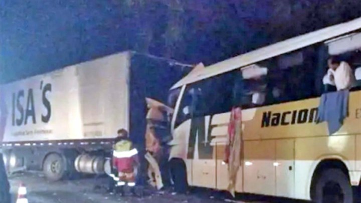ES: Acidente com ônibus deixa motorista morto em Itapemirim