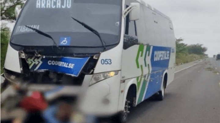 SE: Acidente com micro-ônibus deixa 2 mortos em Itabaiana