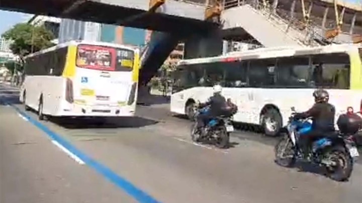 Vídeo: PMERJ faz escolta de ônibus da linha 474 neste domingo