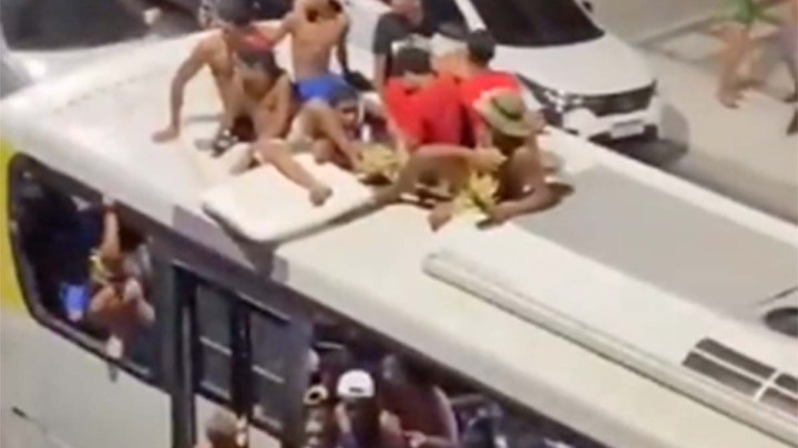 Vídeo: Ônibus 474 seguem vandalizados em Copacabana