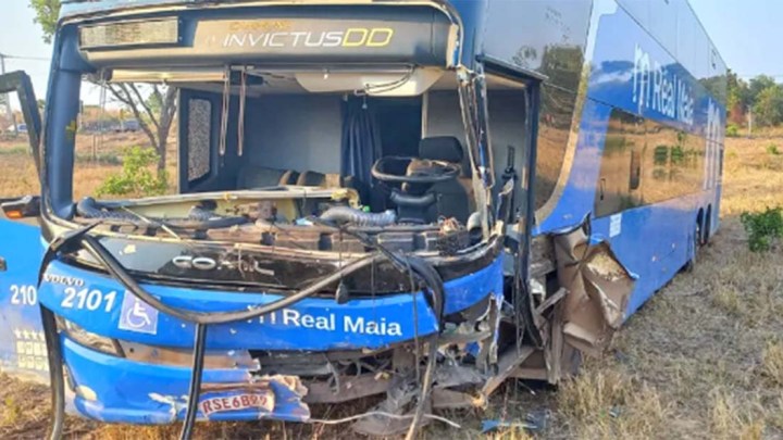 TO: Menor que bateu em ônibus dirigia carro sem habilitação
