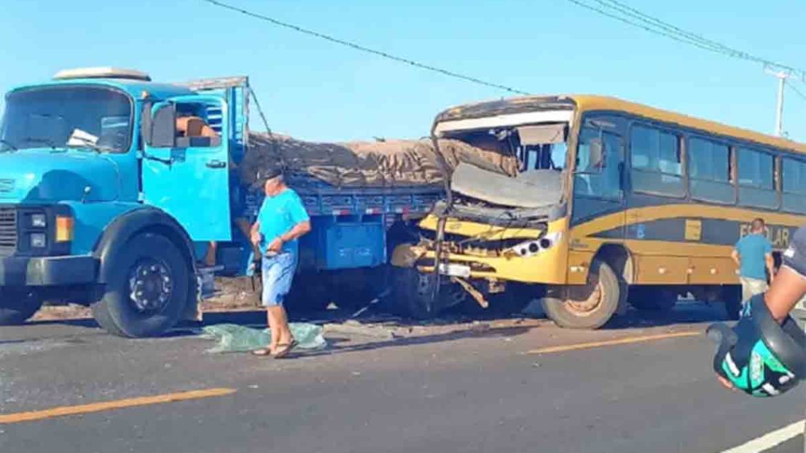 RN: Acidente com ônibus escolar chama atenção em Areia Branca