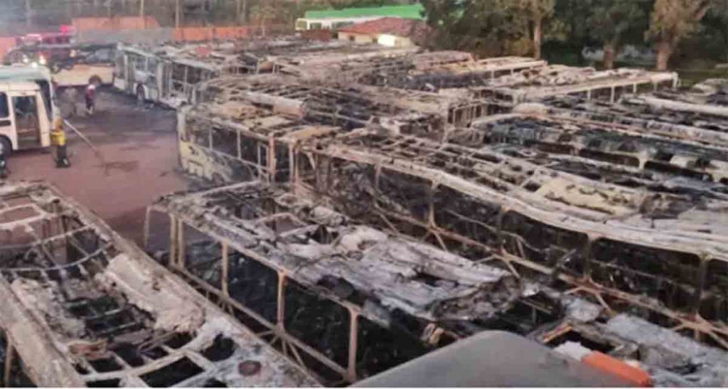 MA: Incêndio destrói 23 ônibus em São José do Ribamar - revistadoonibus