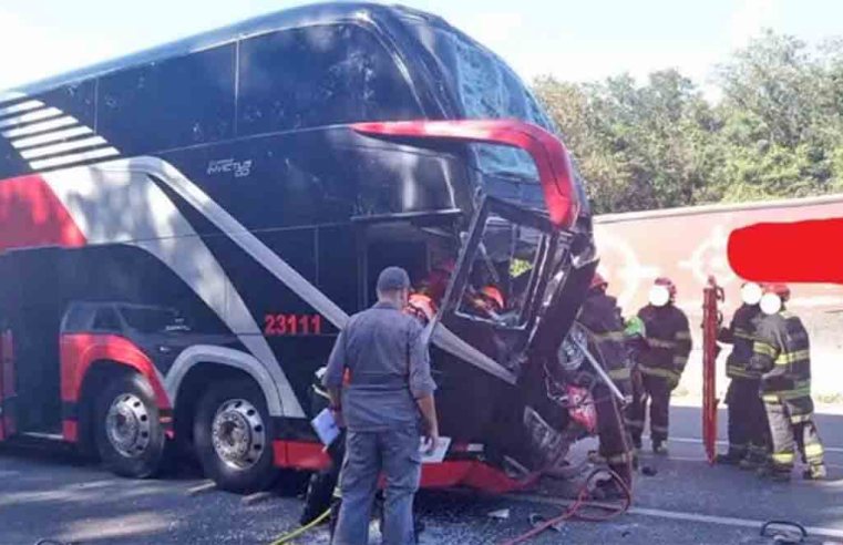 SP: Acidente com ônibus Lira Bus deixa um ferido em Jundiaí