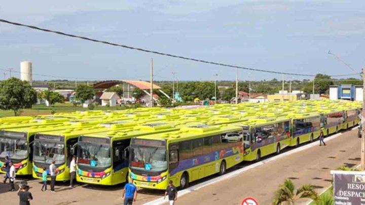 Prefeitura de Palmas entrega 70 ônibus urbanos já usados