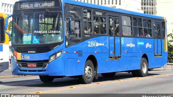 Olinda: Acidente com ônibus deixa 2 feridos em Casa Caiada