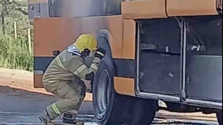 Ônibus da Transacreana teve princípio de incêndio na BR-364