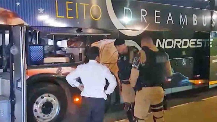 Cascavel: Agentes da Rocam realizam fiscalização em ônibus