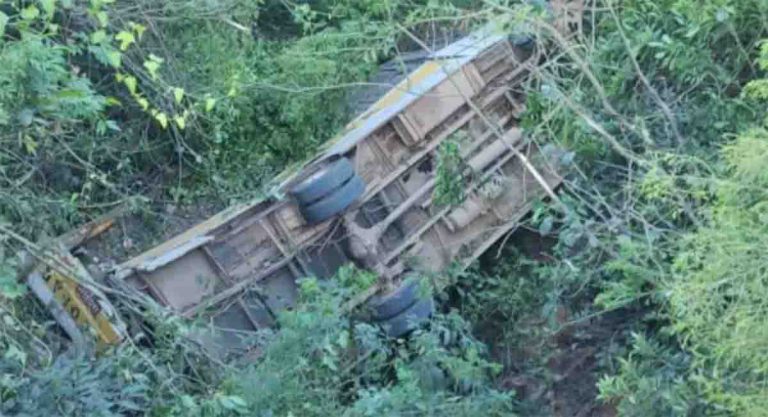 RS: Acidente com micro-ônibus deixa estudantes feridos - revistadoonibus