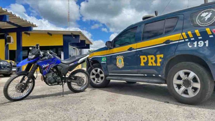 BA: PRF apreende motocicleta em bagageiro de ônibus