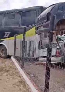 BA: Acidente com ônibus chama a atenção em Guanambi - revistadoonibus