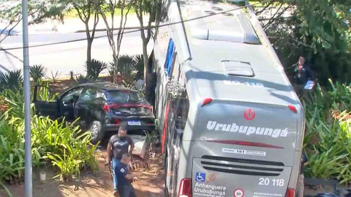 SP: Acidente com ônibus da EMTU deixa 2 mortos em Barueri