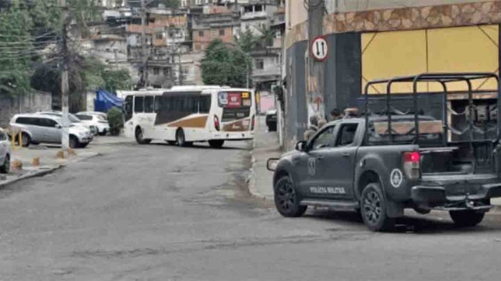 Rio: Bandidos sequestram ônibus no bairro de  Cordovil