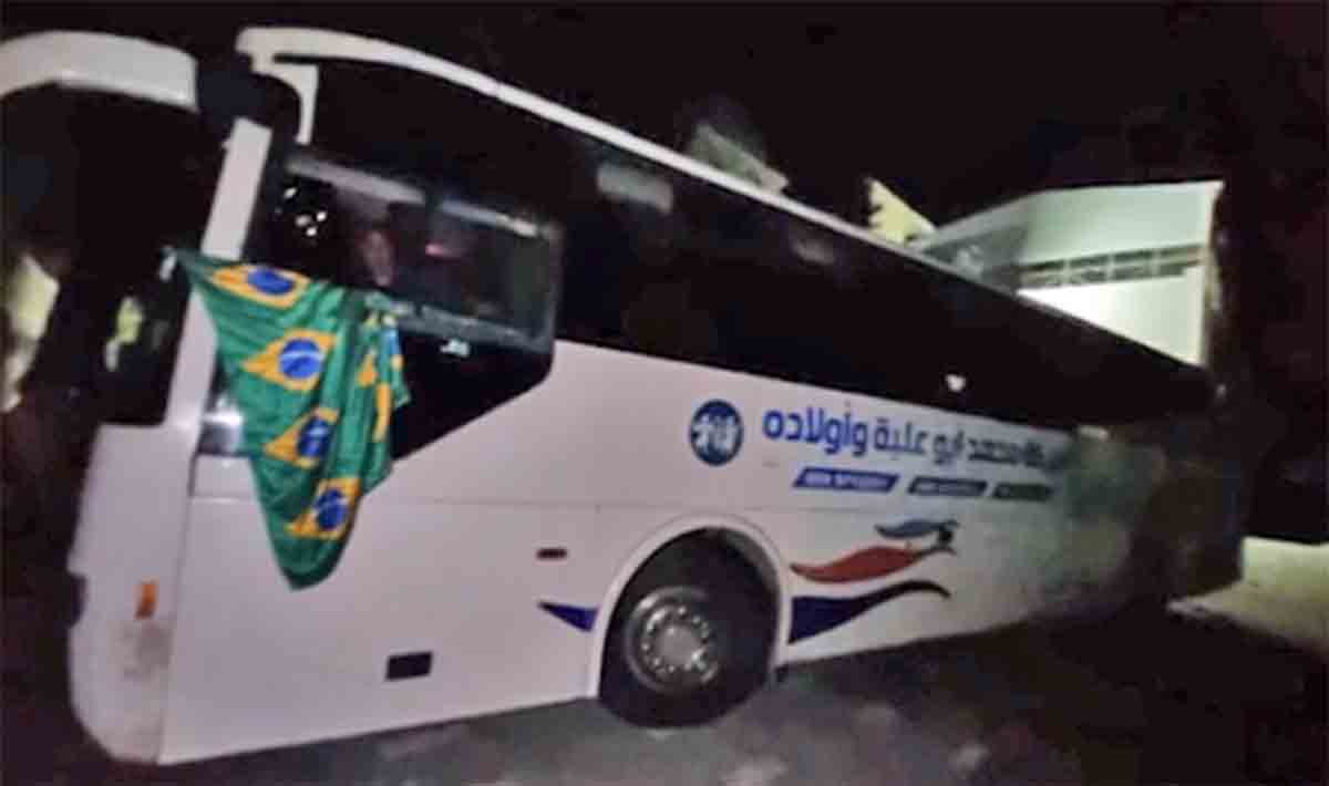 Ônibus já chegou em Gaza e brasileiros devem deixar a região - revistadoonibus
