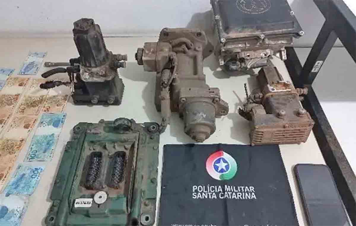 SC: Bandido é preso após furtar peças de ônibus em Araranguá - revistadoonibus