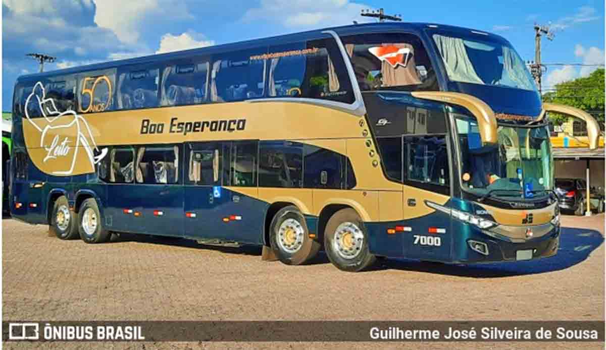 PA: Ônibus tombou após tentar ultrapassagem, diz passageiro