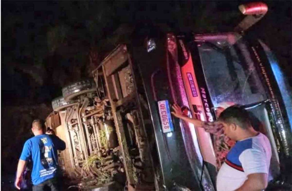 PA: Ônibus tombou após tentar ultrapassagem diz passageiro - revistadoonibus