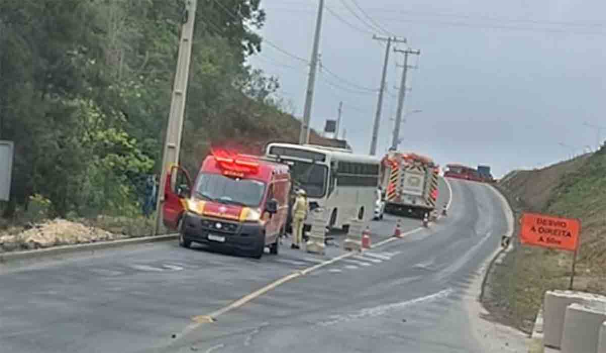 PR: Jovem morre ao colidir contra ônibus em em Tamandaré - revistadoonibus