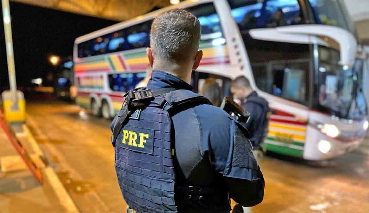 PRF monitora ônibus que vieram para a final da Libertadores - revistadoonibus